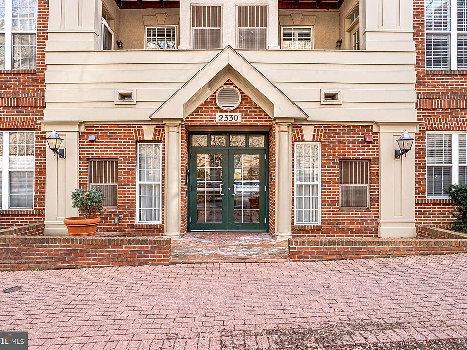 1st image of 2330 14th St N APT 106