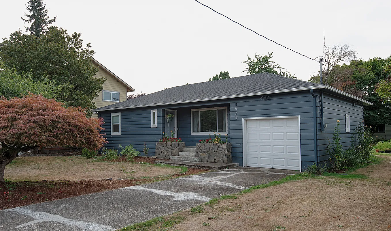 1570 Tomlin Ave — Photo 1