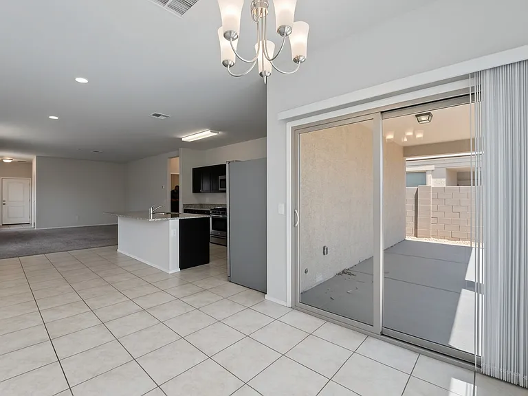 30915 W Amelia Ave — Photo 16
