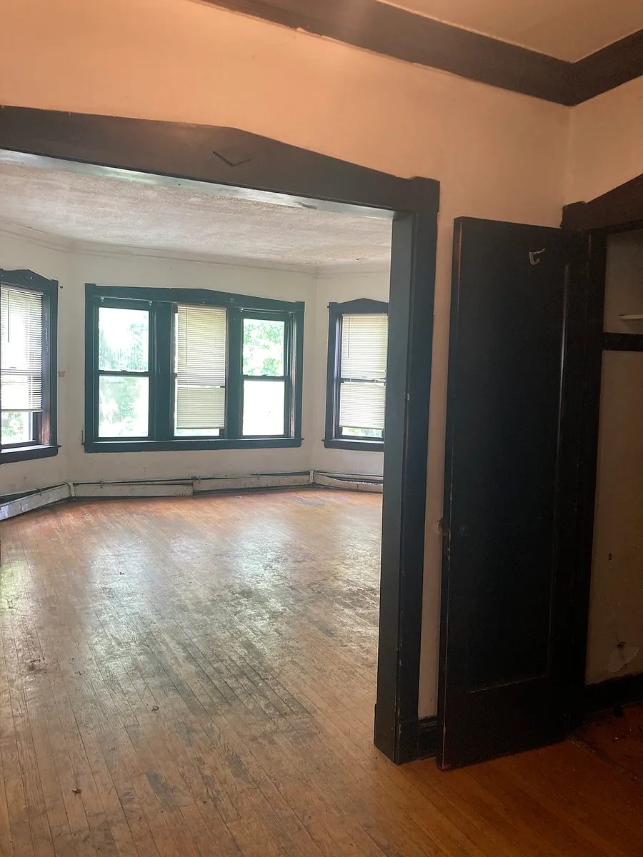 Building Photo - 8109 S Drexel Ave #3