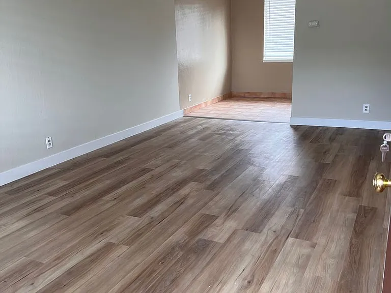 389 Clifton Ave — Photo 2