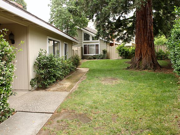 3rd image of 4470 Junipero Serra Ln