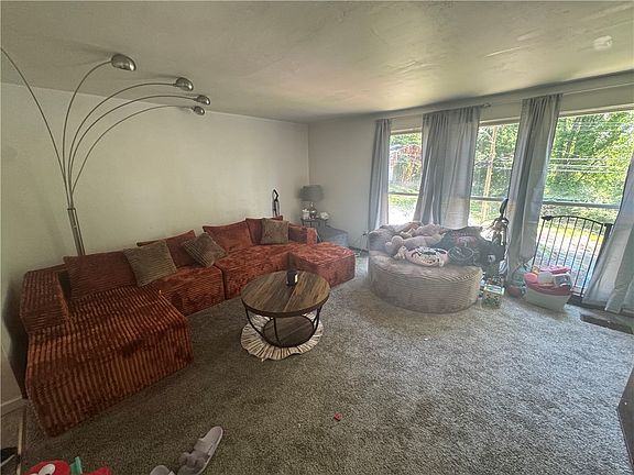 3rd image of 445-447 Idlewood Rd