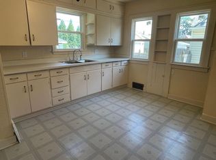 2422 Arlington Ave, Racine, WI 53403