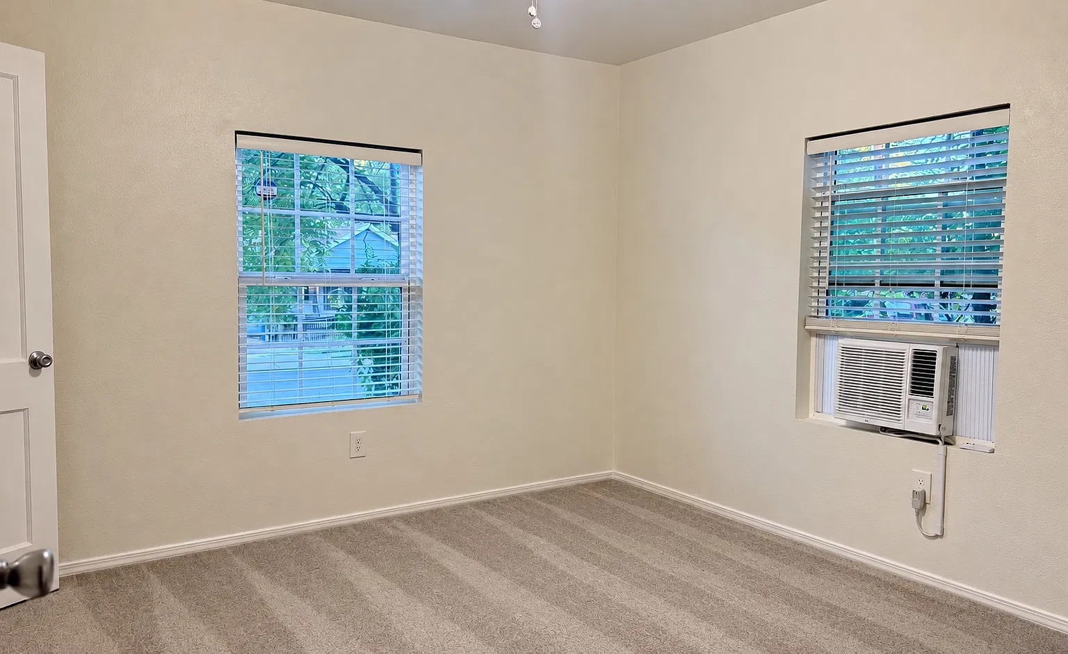 2 bed, 1026 sqft, $1,695 — Photo 4