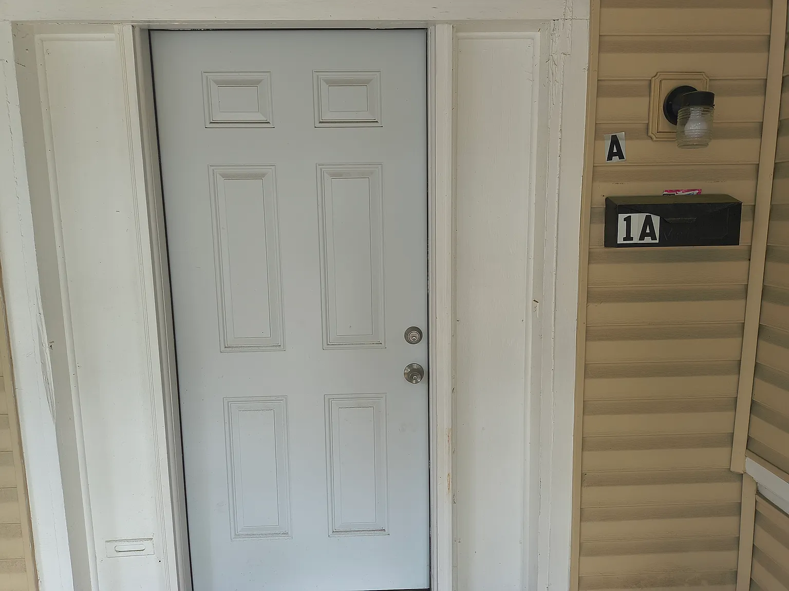 3 bed, 900 sqft, $1,600 — Photo 2