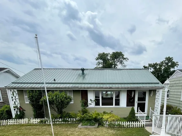 1110 Katherine St, Fairmont, WV 26554