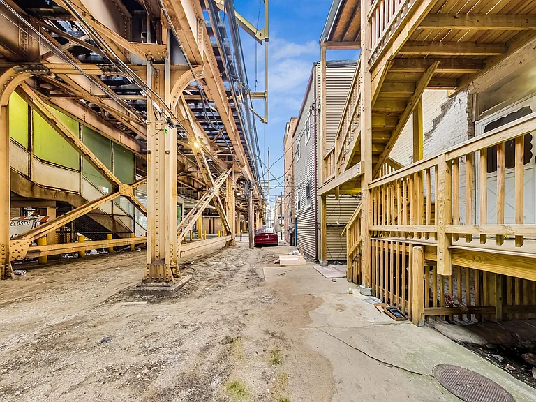 3554 N Wilton Ave #1 — Photo 39