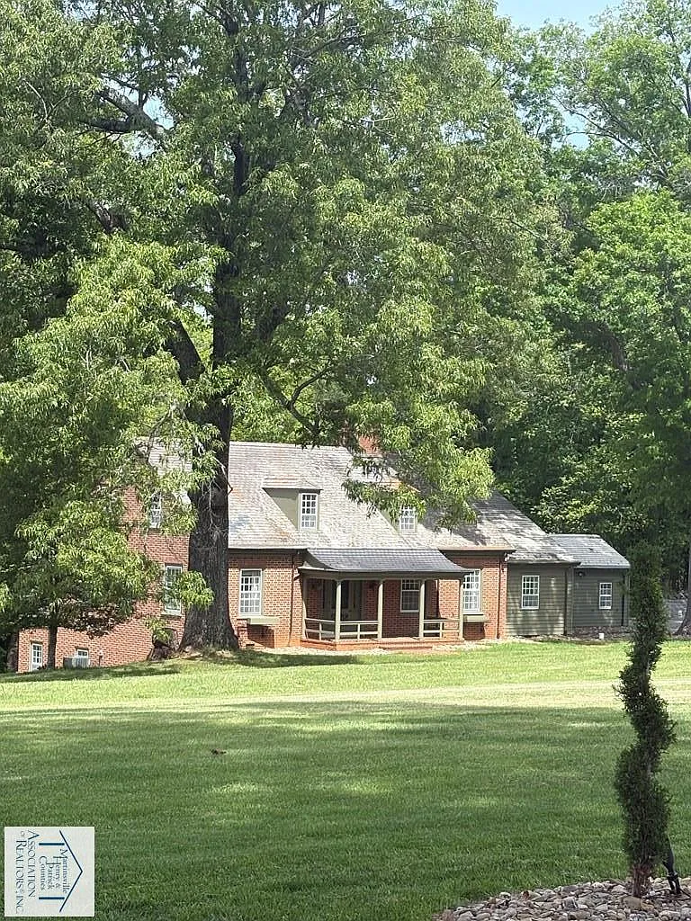 1421 Oak Level Rd photo 1