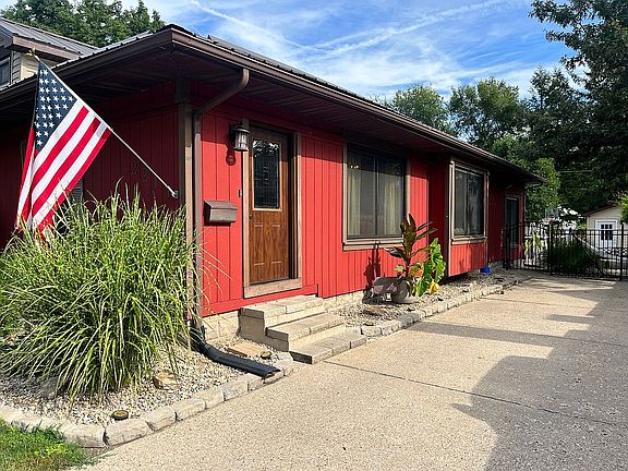 4th image of 2211 College Ave