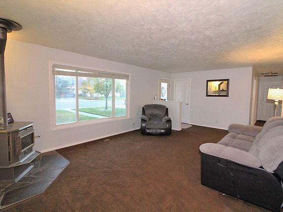 3rd image of 4124 W Metaline Ave