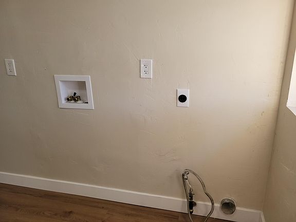 4th image of 2218 E Turney Ave