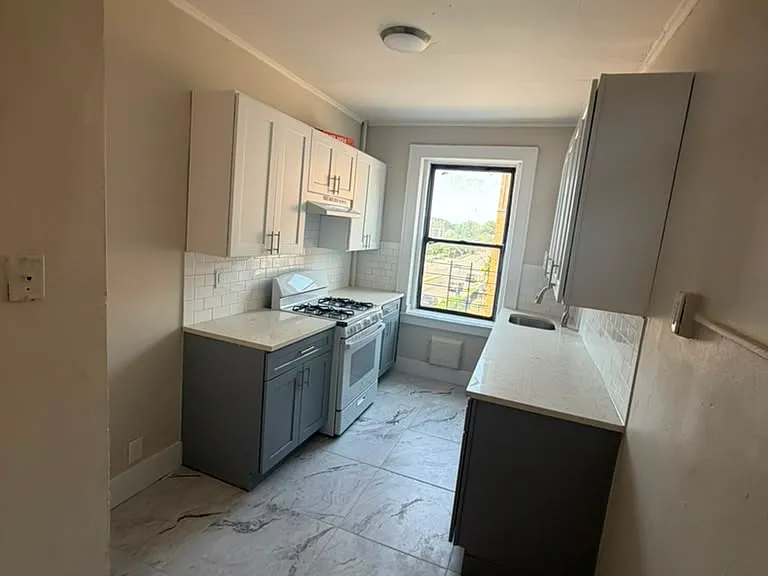 329 Park Ave #8 — Photo 1