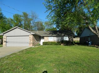 1002 N 9th Ave, Purcell, OK 73080