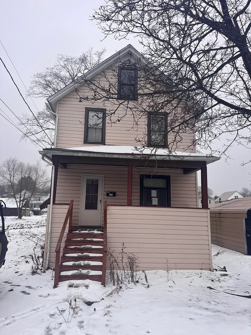 201 Forest Ave photo 1