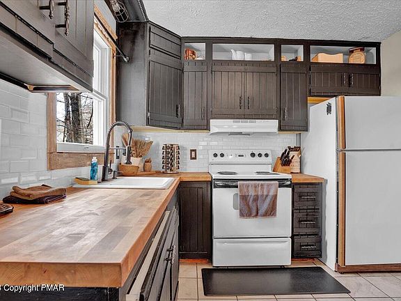3rd image of 7106 Robinwood Dr