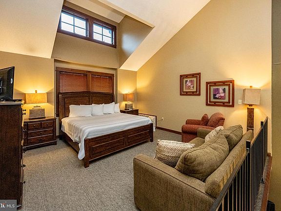 2nd image of 565 Glendale Rd #B206