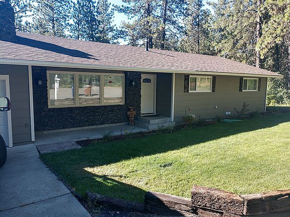 3rd image of 3511 W Rosamond Ave