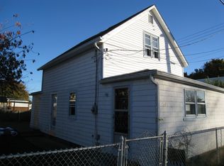 53 Gormley Ave, Portsmouth, RI 02871