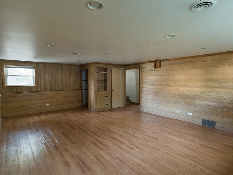 414 Brook Ln — Photo 12