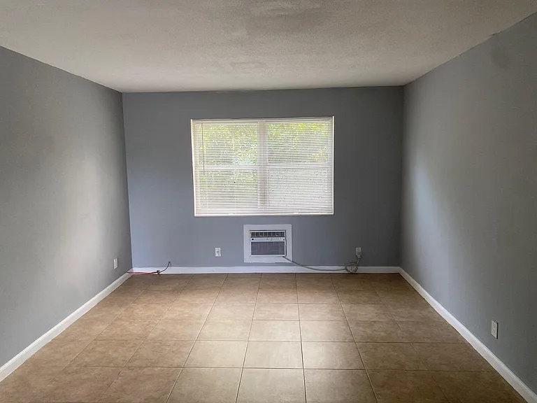 1150 E Sample Rd #105 — Photo 6