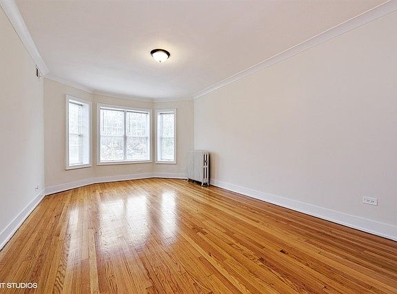 2nd image of 555 Hinman Ave APT B1