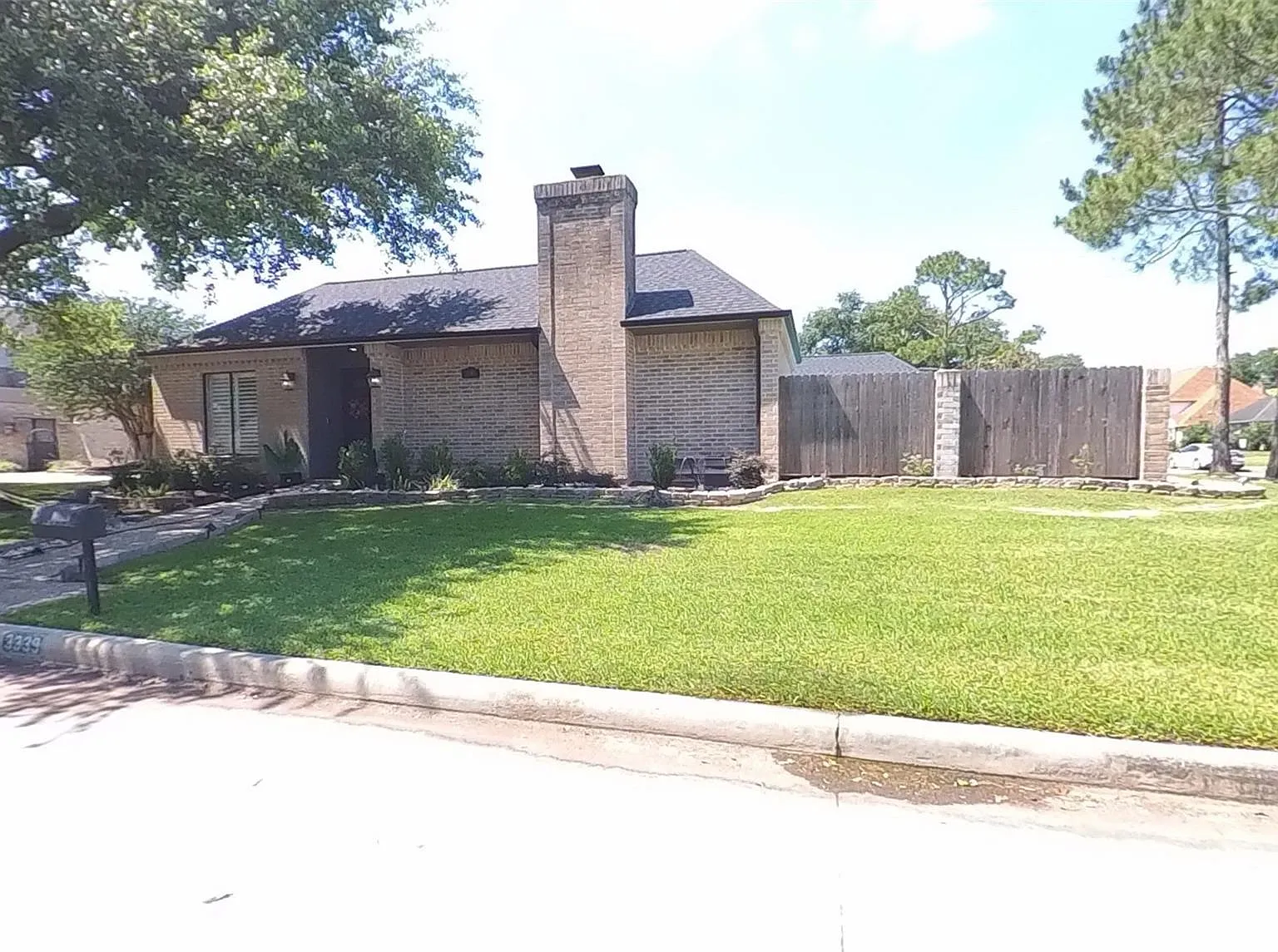 4 bed, 2.5 bath, 3161 sqft, $3,890 — Photo 2