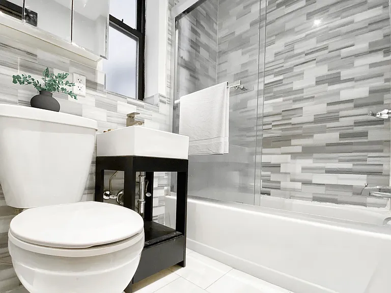241 W 109th St #1B — Photo 7