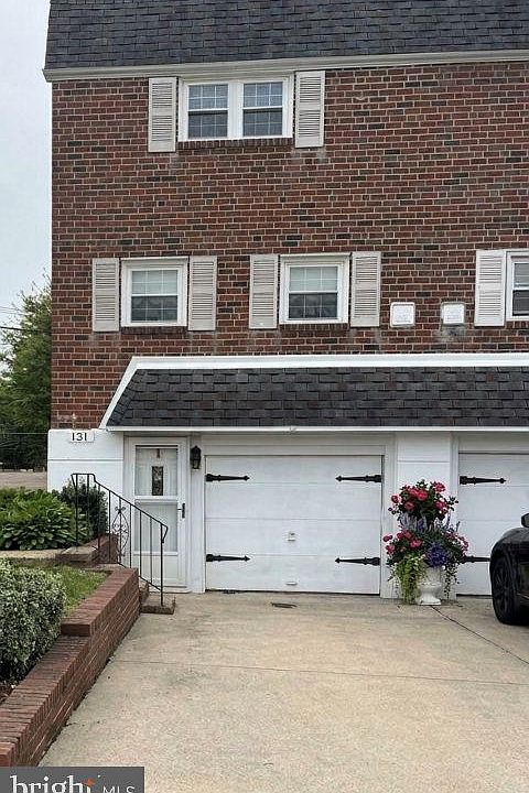 1st image of 131 Ridgefield Rd