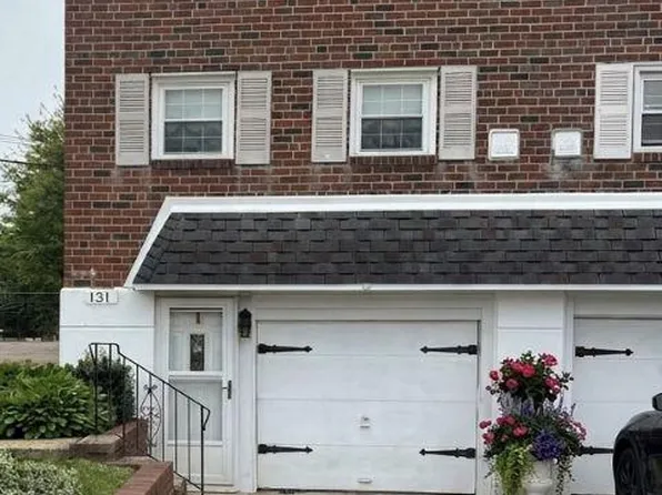 131 Ridgefield Rd, Philadelphia, PA 19154
