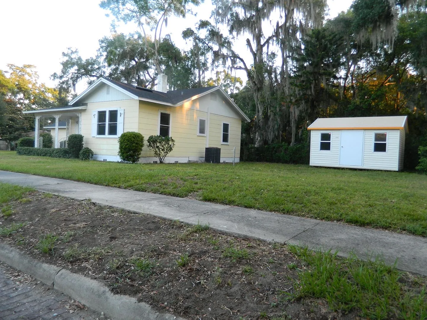 1034 Monroe St — Photo 4