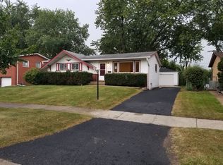 1210 N Crabtree Ln, Mount Prospect, IL