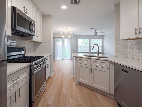 2nd image of 5303 Roosevelt Ave #B