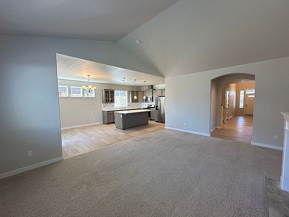 4th image of 608 Natalee Jo St SE