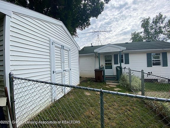 2nd image of 15502 Deloof St