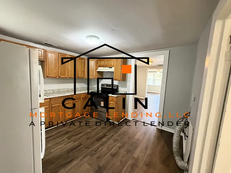 1330 Golden St — Photo 14