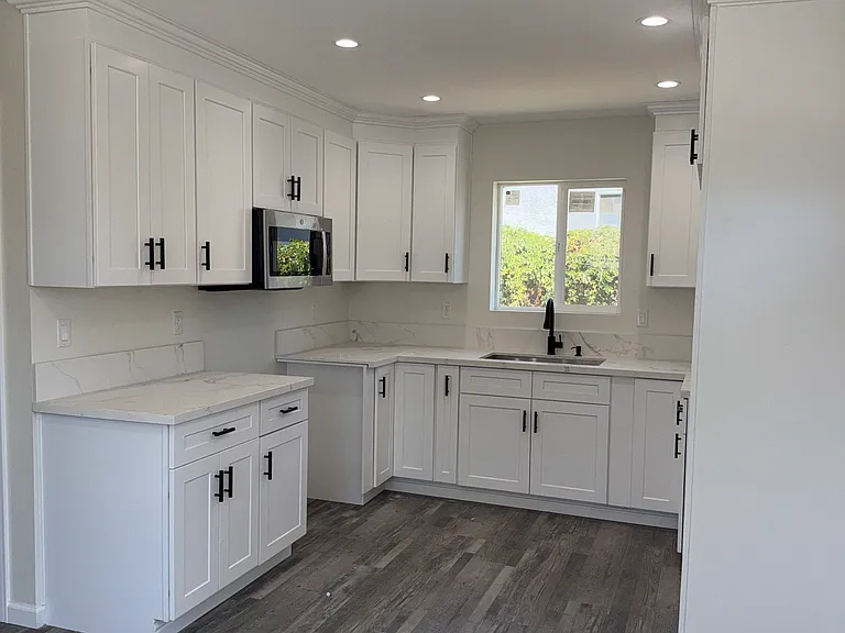 2750 N Wilson St — Photo 2