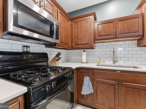 5th image of 3121 S Wagner Cir