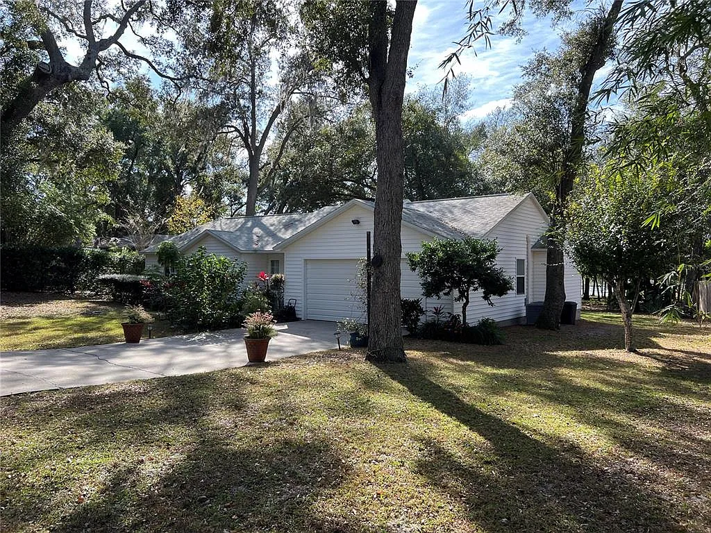 Building Photo - 36338 W Spring Lake Blvd