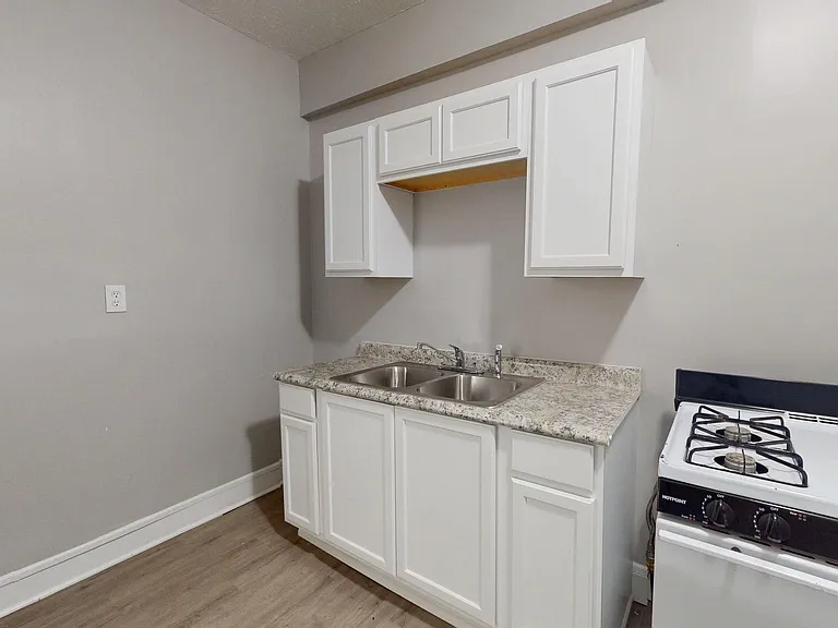 8111 Madison Ave — Photo 17