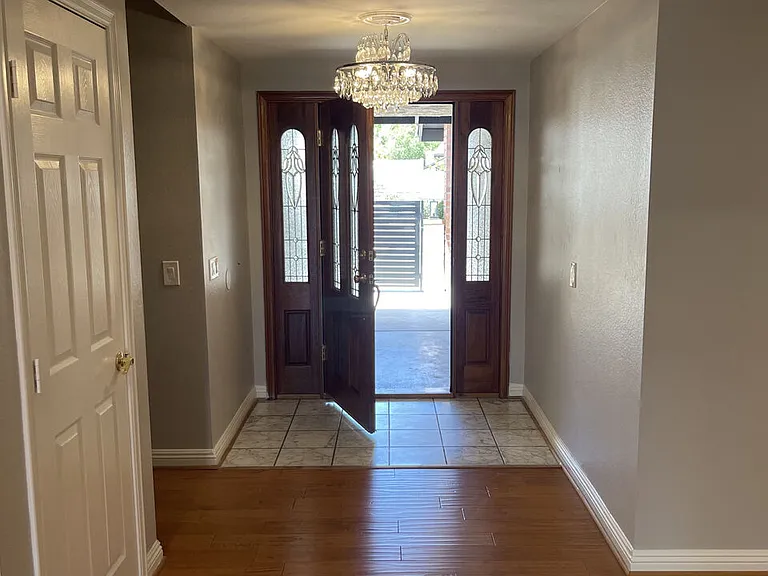 19106 Merion Dr — Photo 6