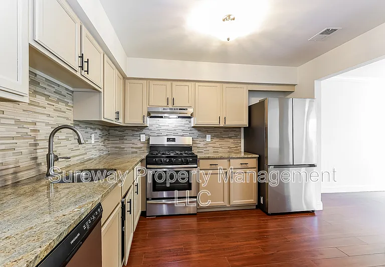 2 Salisbury Ct — Photo 9