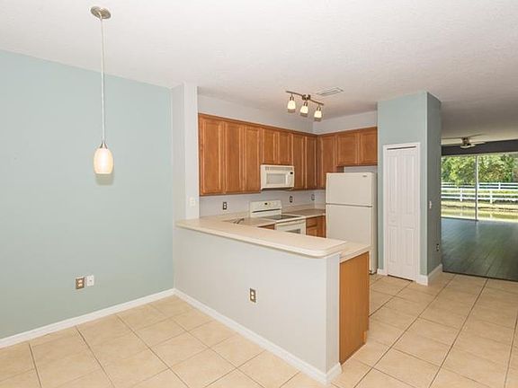 4th image of 2081 Winterset Dr