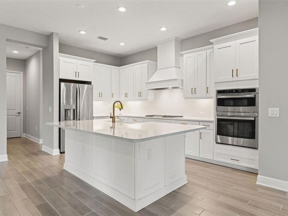 5th image of 21297 Holmes Cir