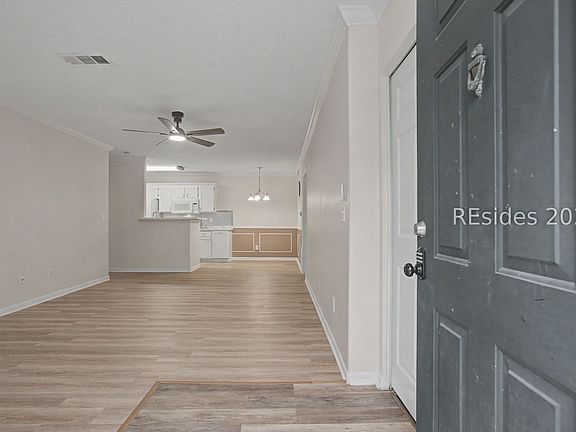 3rd image of 897 Fording Island Rd APT 911