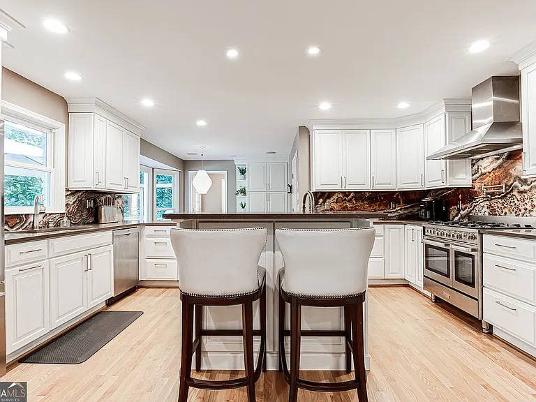 485 Riverside Pkwy — Photo 23