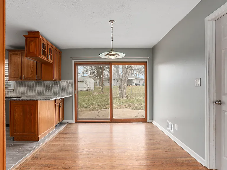 1306 SW 3rd St — Photo 7