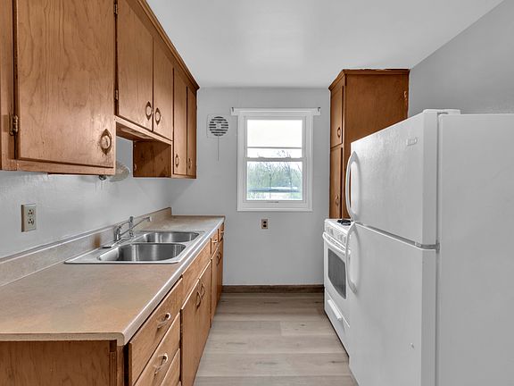 5th image of 833 Millersport Hwy APT 4