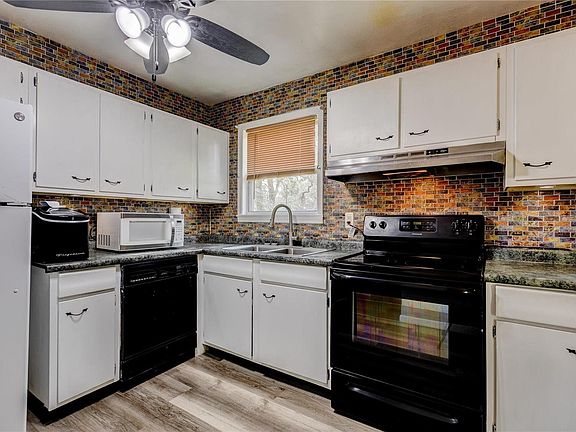 5th image of 6831 Torlina Dr