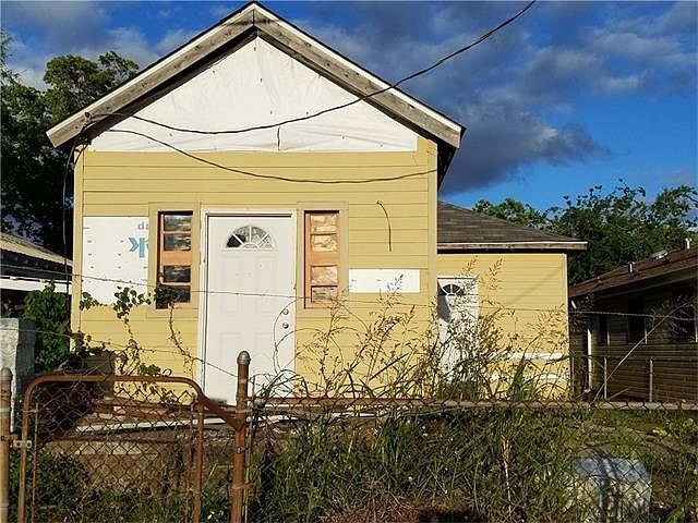 1st image of 1226 Thayer St